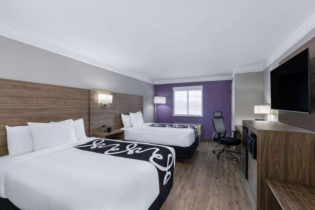 La Quinta Inn By Wyndham Kansas City Lenexa Room photo